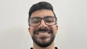 Photo of Dr Aryon Iranzadi.
