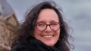 Photo of Ms De-Arne Campbell.