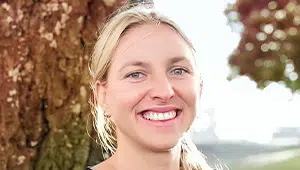 Photo of Dr Hayley Elmsly.