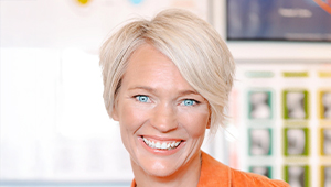 Photo of Dr Zoe Braund.